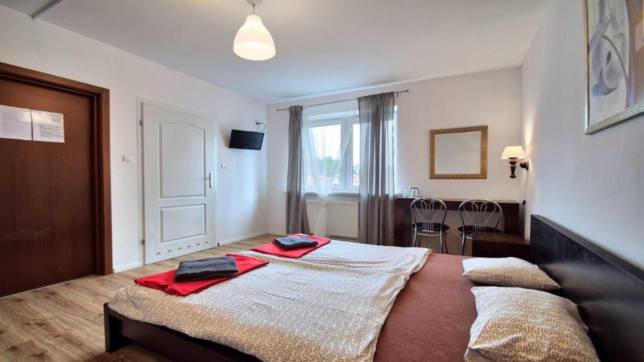 Ow Alfa Hotel Ревал Екстериор снимка